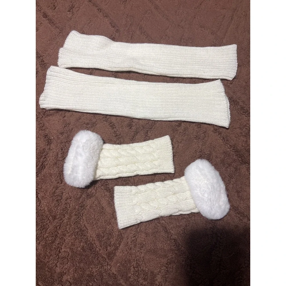 White Knit Leg Warmers and Faux Fur Trim Cable Knit Boot Cuffs Set 2 Pairs